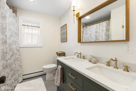 72 Woodbury Avenue Portsmouth NH 03801