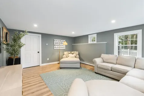 72 Woodbury Avenue Portsmouth NH 03801