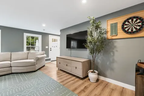 72 Woodbury Avenue Portsmouth NH 03801