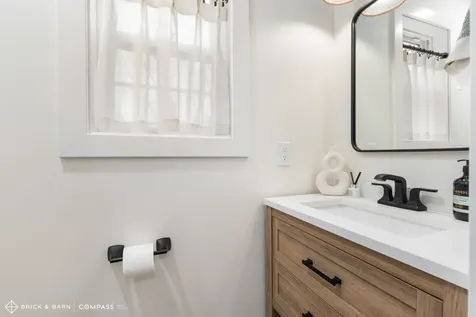 72 Woodbury Avenue Portsmouth NH 03801