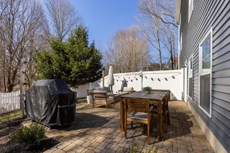 72 Woodbury Avenue Portsmouth NH 03801