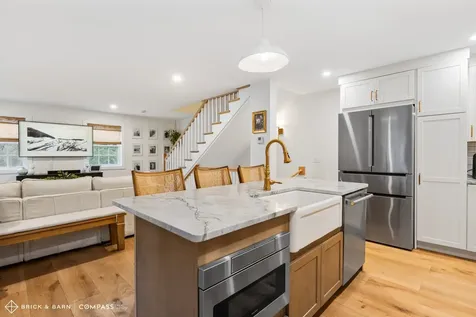 72 Woodbury Avenue Portsmouth NH 03801