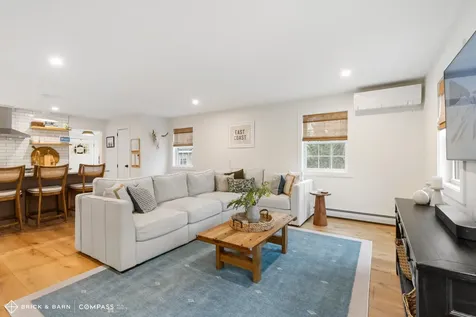 72 Woodbury Avenue Portsmouth NH 03801
