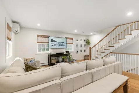72 Woodbury Avenue Portsmouth NH 03801