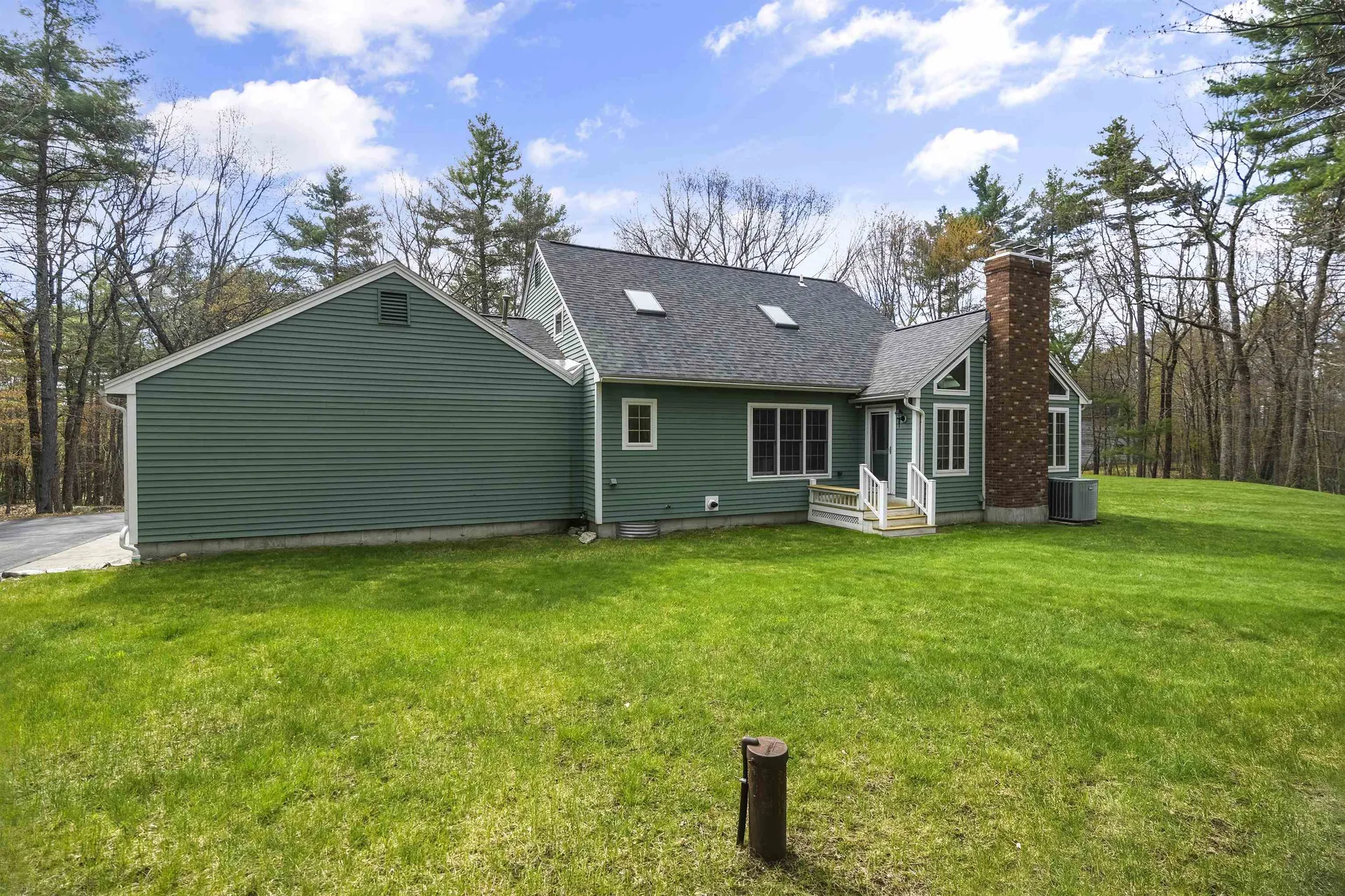 9 Maxwell Drive Brookline NH 03033
