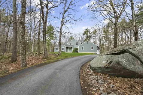 9 Maxwell Drive Brookline NH 03033