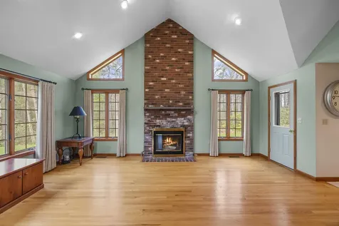 9 Maxwell Drive Brookline NH 03033