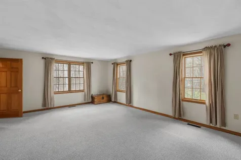 9 Maxwell Drive Brookline NH 03033