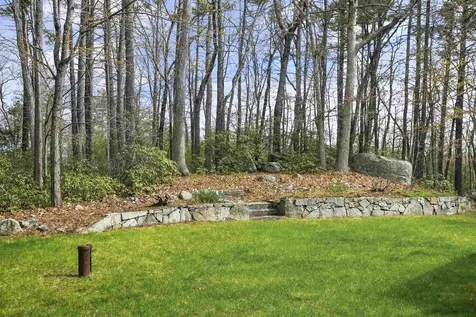 9 Maxwell Drive Brookline NH 03033