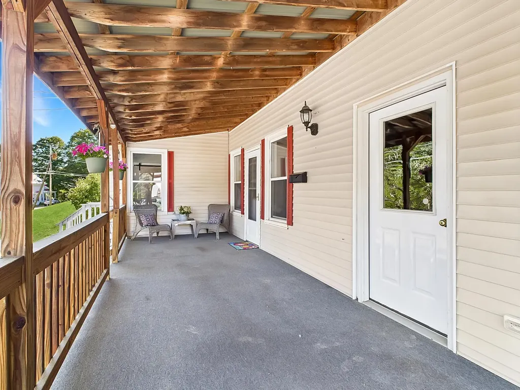 30 Spring Street Colebrook NH 03576