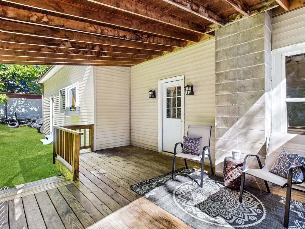30 Spring Street Colebrook NH 03576