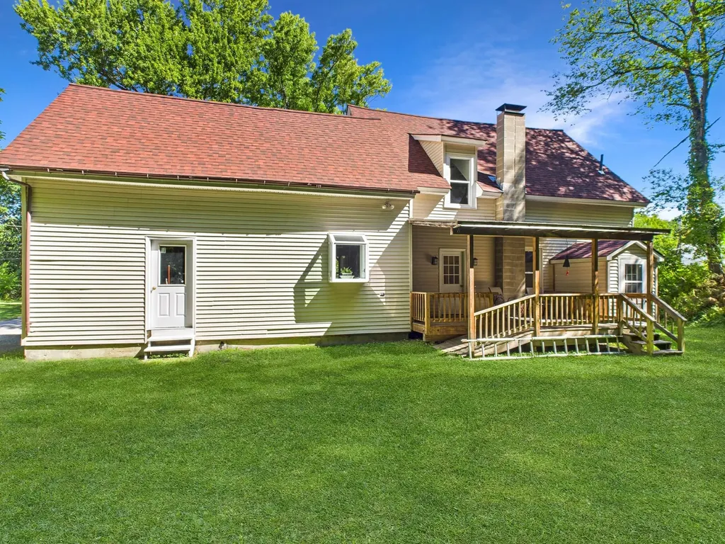 30 Spring Street Colebrook NH 03576
