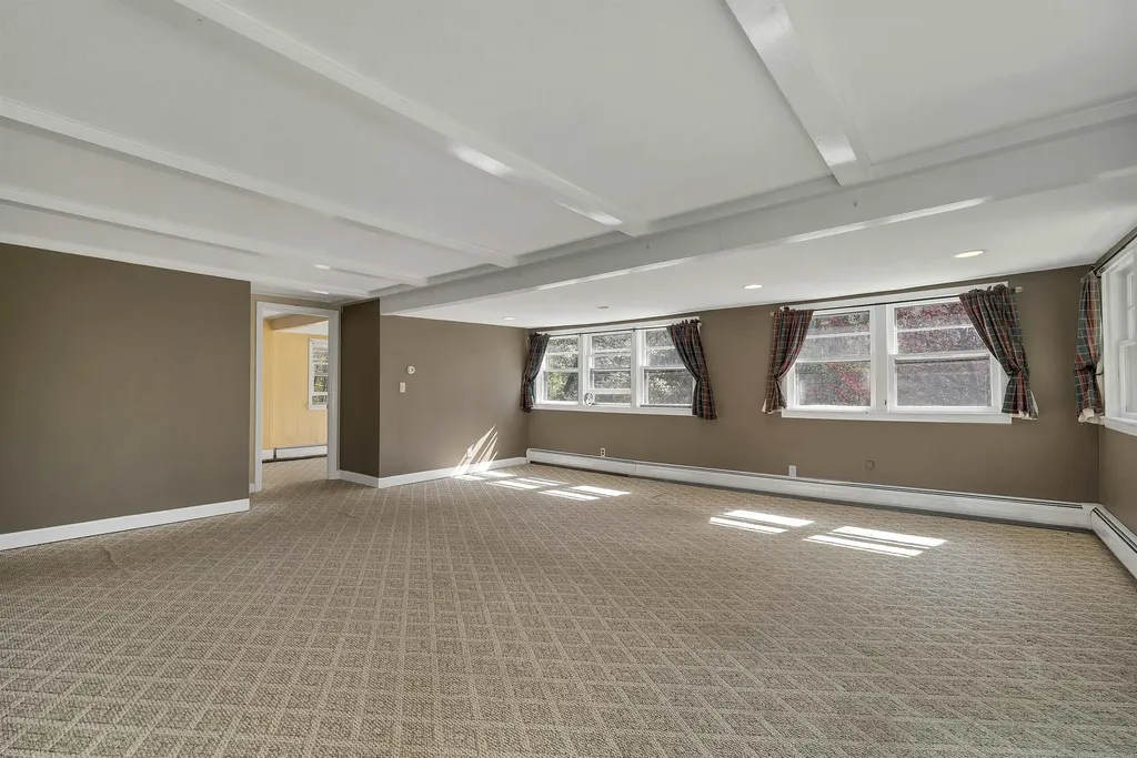 546 White Oaks Road Laconia NH 03246