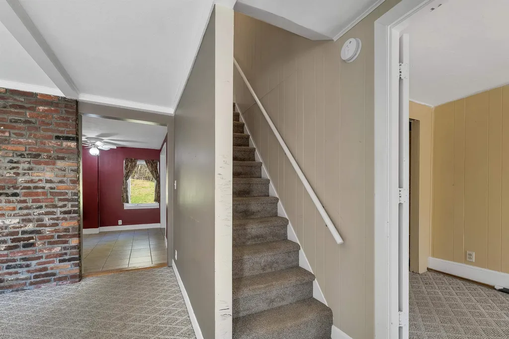 546 White Oaks Road Laconia NH 03246