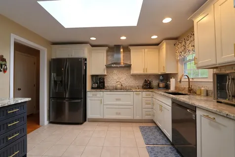 19 Beach Drive Kingston NH 03848