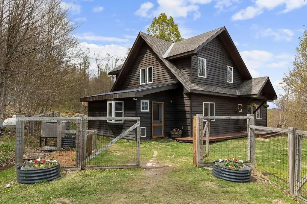 96 Deerfield Hills Road Morristown VT 05661