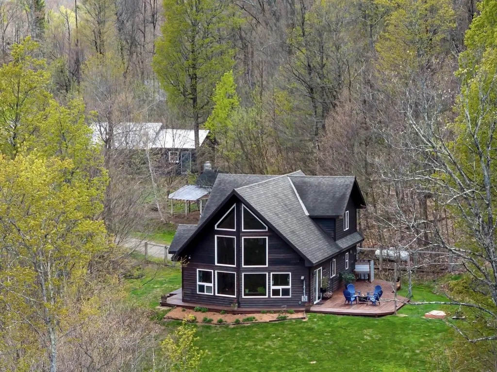 96 Deerfield Hills Road Morristown VT 05661