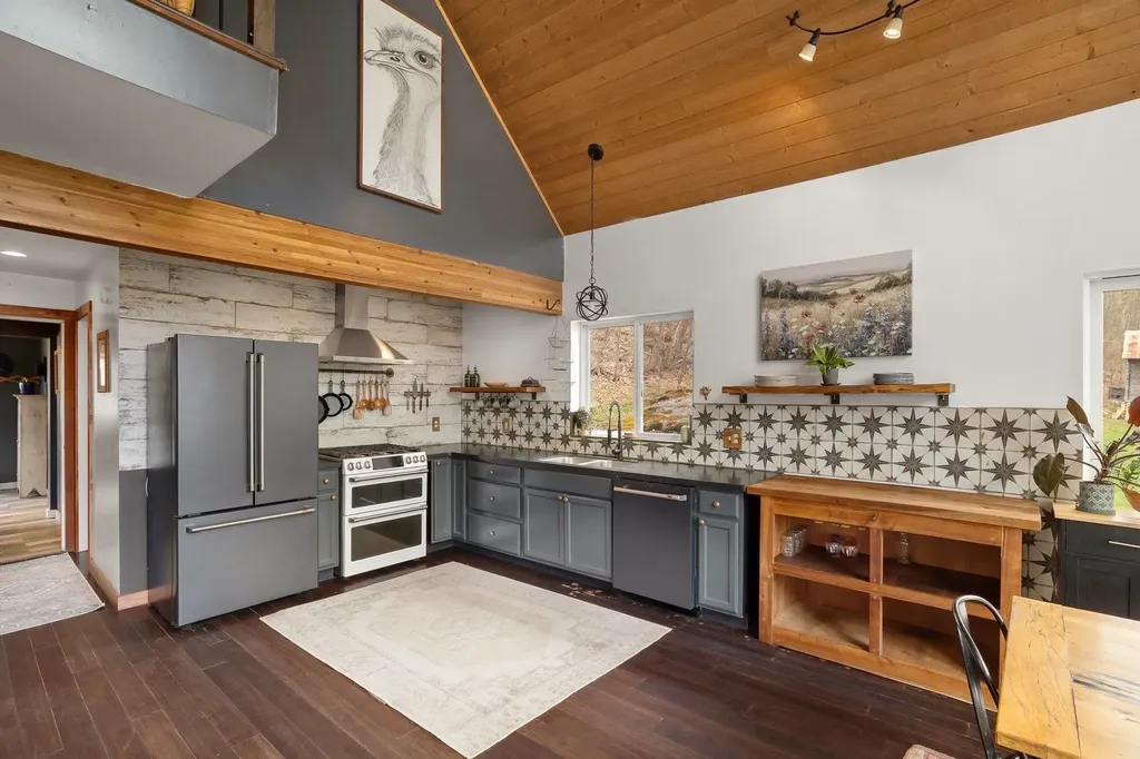 96 Deerfield Hills Road Morristown VT 05661