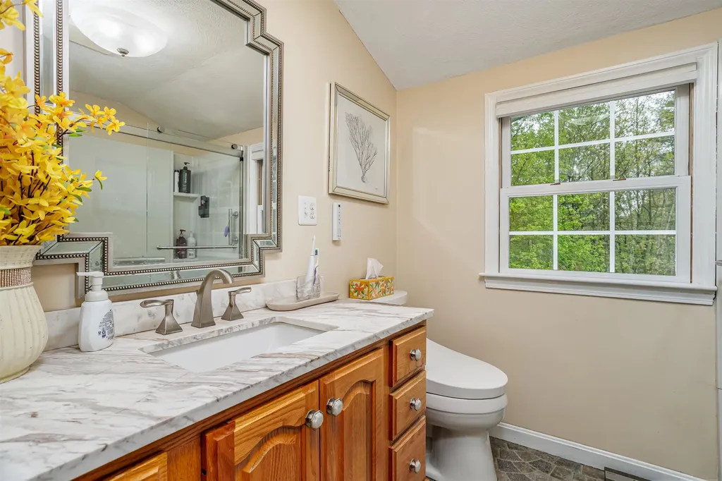 190 Wyndridge Circle Pelham NH 03076