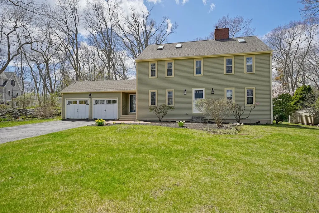 5 Wavecrest Circle York ME 03909