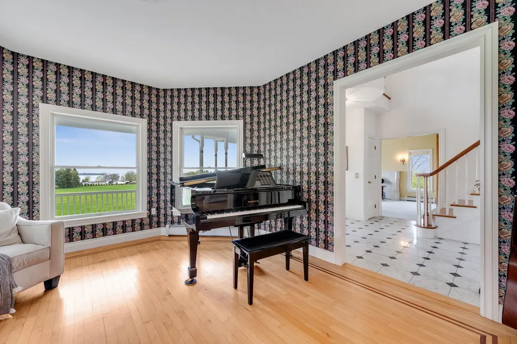 302 Ledge Hill Drive Georgia VT 05478