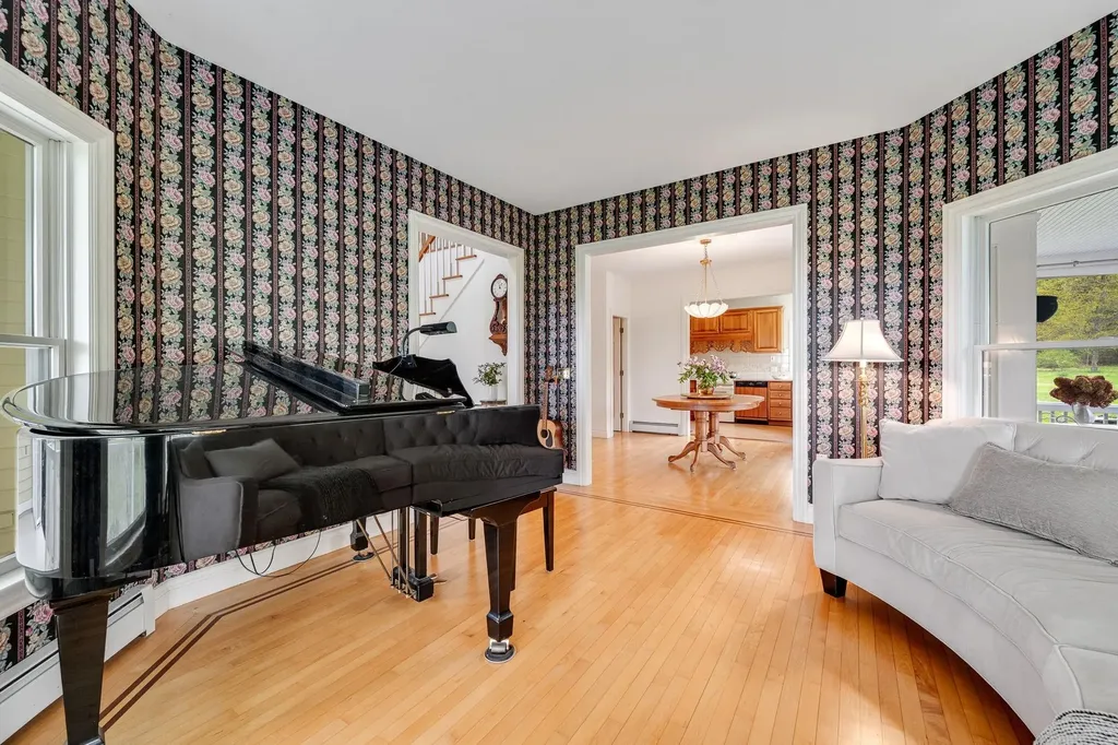 302 Ledge Hill Drive Georgia VT 05478