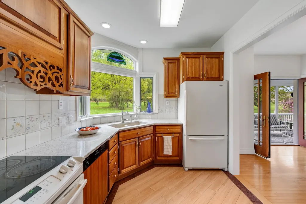 302 Ledge Hill Drive Georgia VT 05478