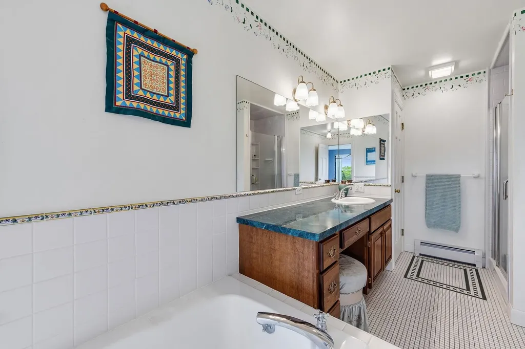 302 Ledge Hill Drive Georgia VT 05478