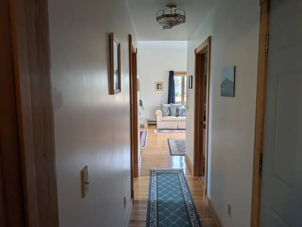 913 N End W Road North Hero VT 05474