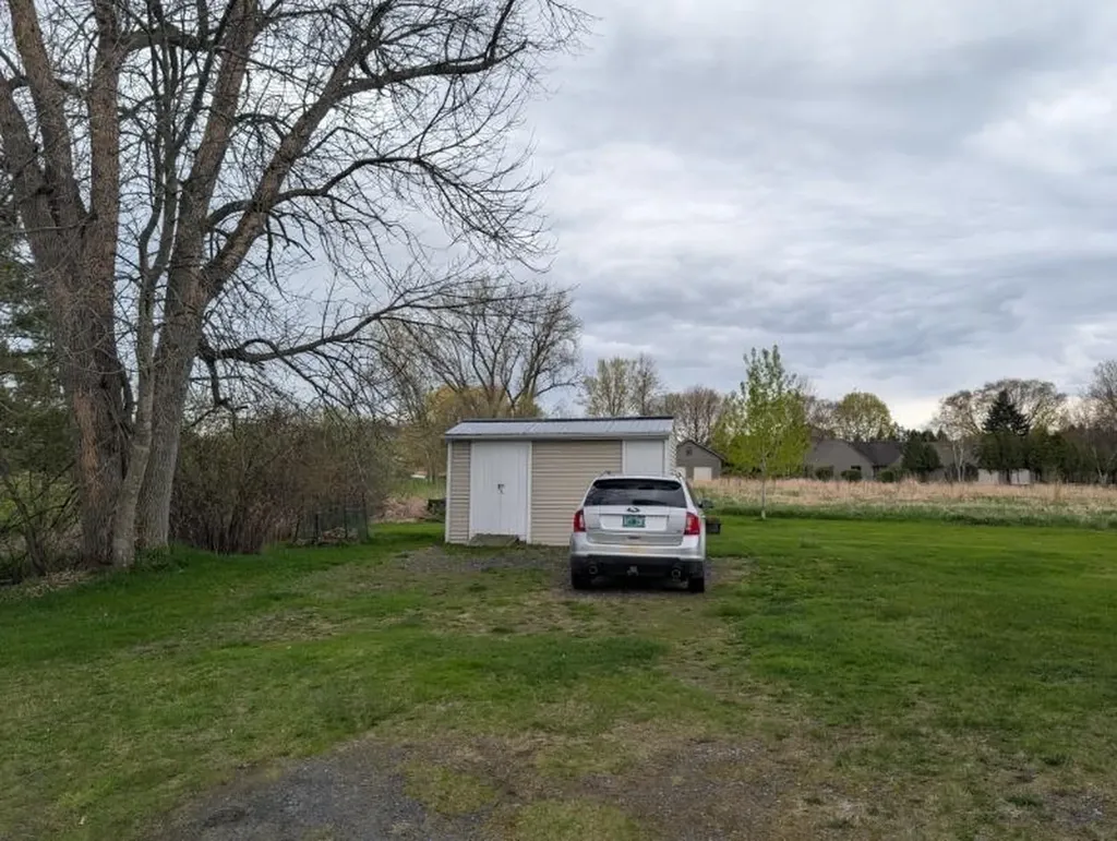 913 N End W Road North Hero VT 05474