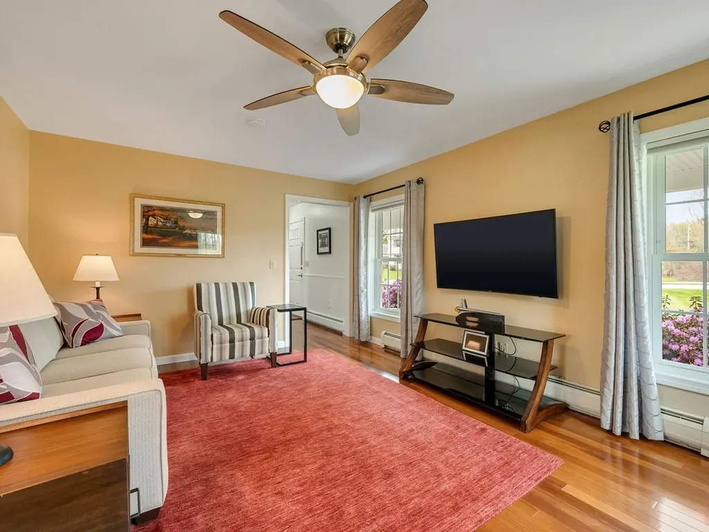 2 Iris Street Essex VT 05452