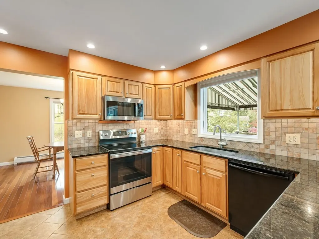 2 Iris Street Essex VT 05452