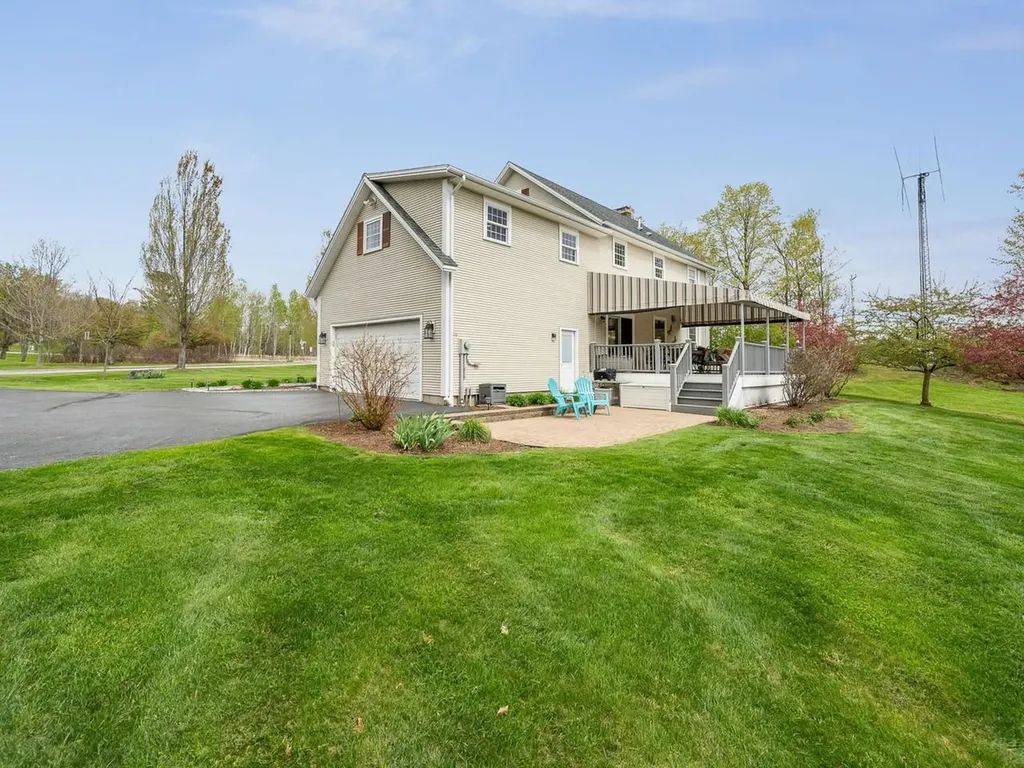 2 Iris Street Essex VT 05452