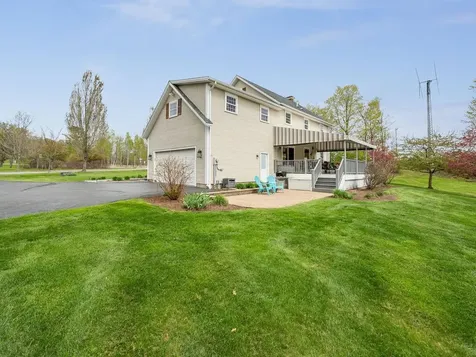 2 Iris Street Essex VT 05452