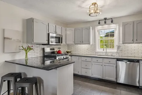 95 Willowbrook Avenue Stratham NH 03885