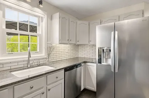 95 Willowbrook Avenue Stratham NH 03885