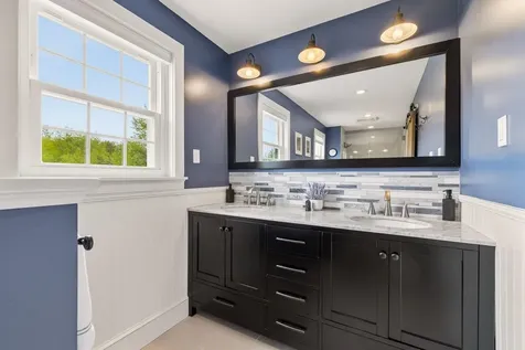 95 Willowbrook Avenue Stratham NH 03885