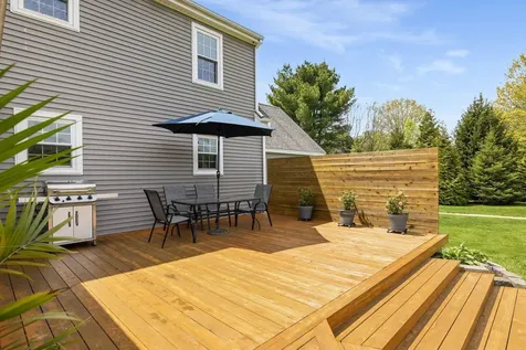 95 Willowbrook Avenue Stratham NH 03885
