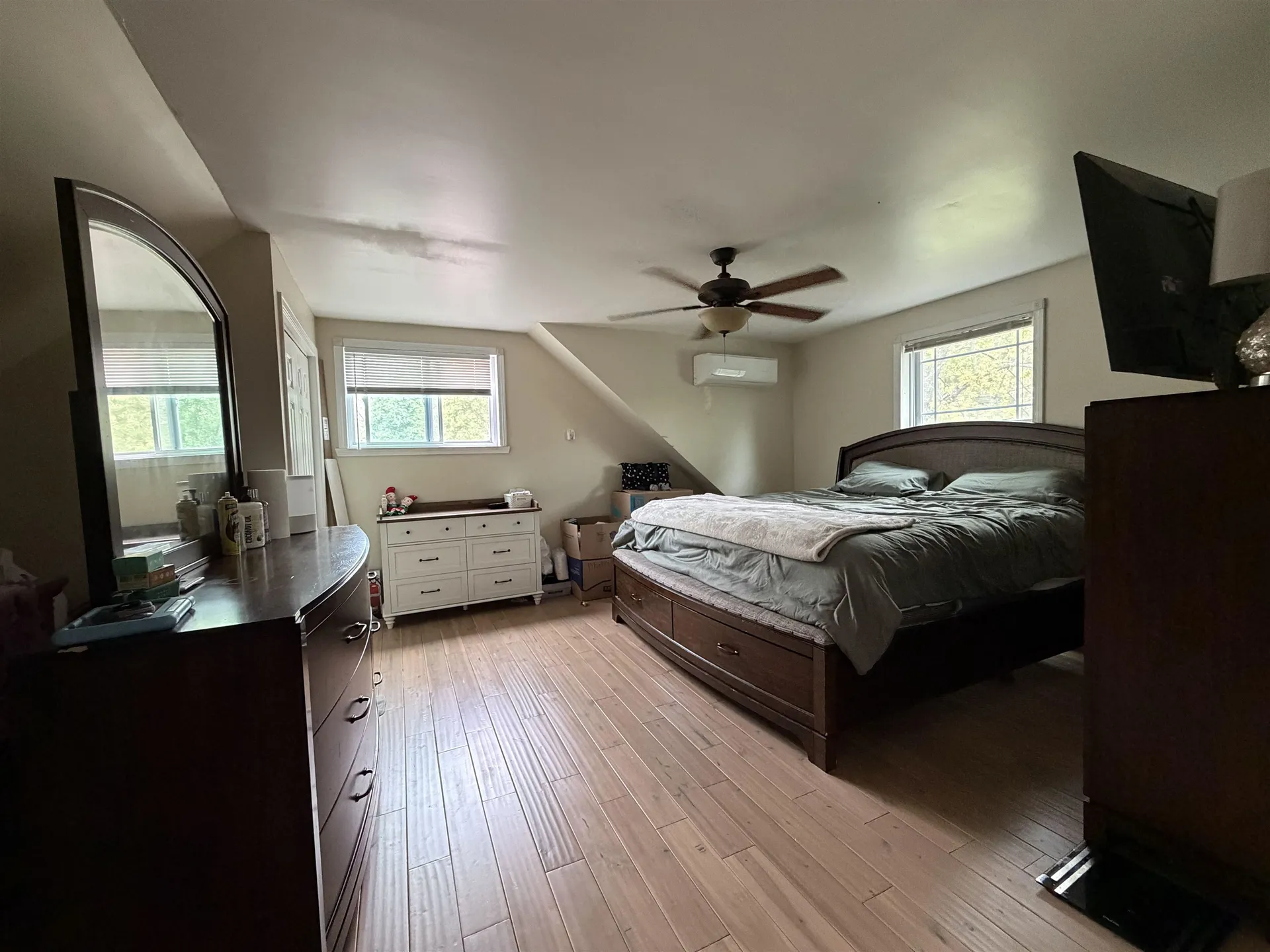 34 B Street Hudson NH 03053