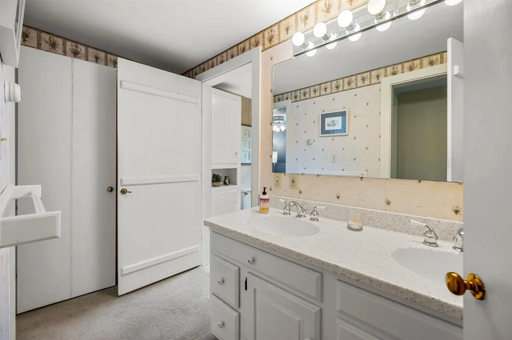 92 Coolidge Circle St. Johnsbury VT 05819