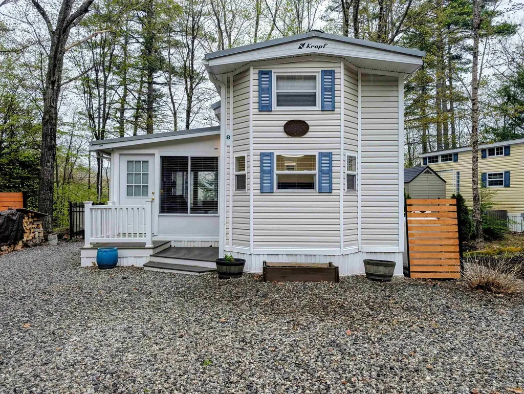 8 Boulders Road Holderness NH 03245