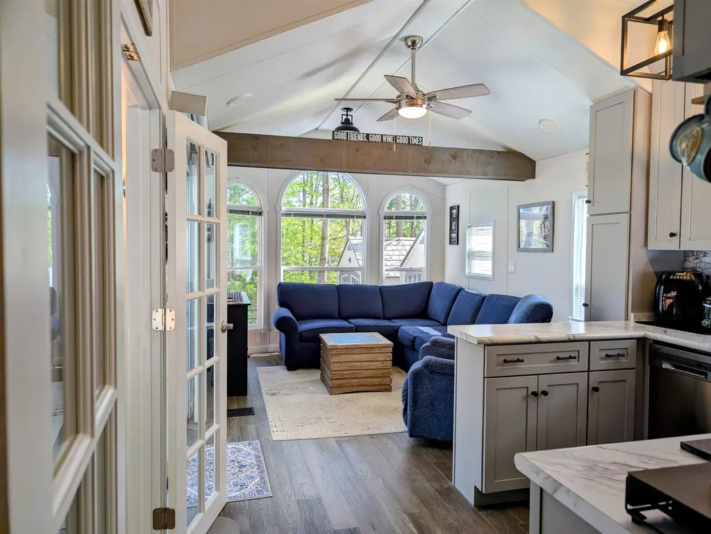 8 Boulders Road Holderness NH 03245