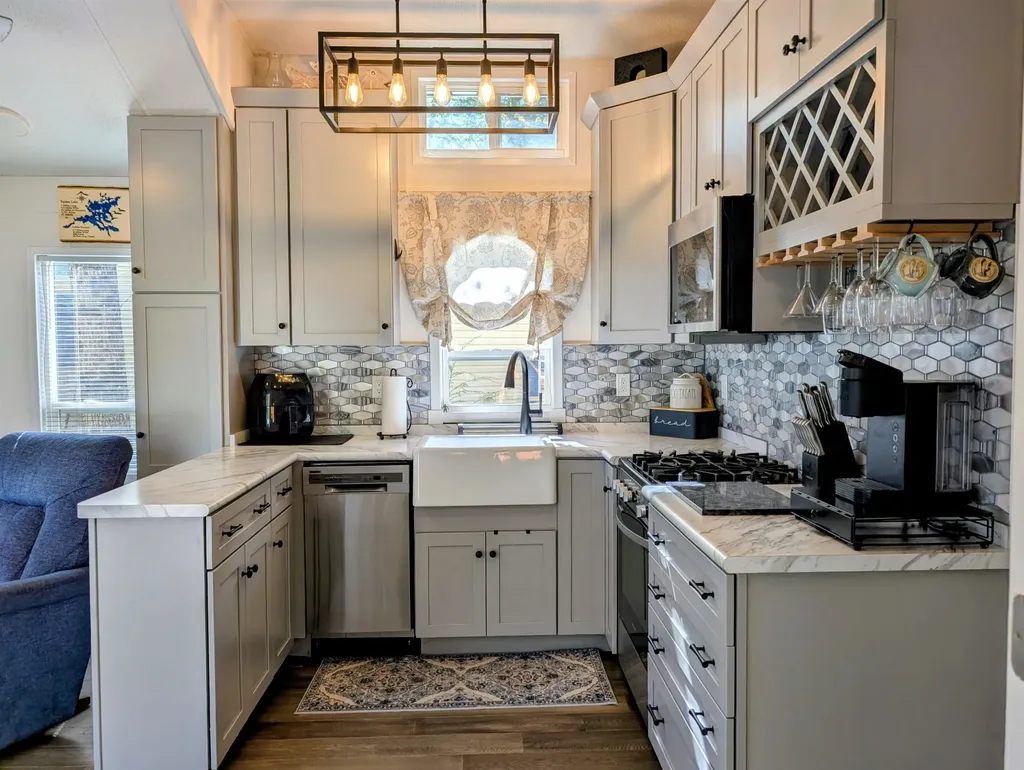 8 Boulders Road Holderness NH 03245