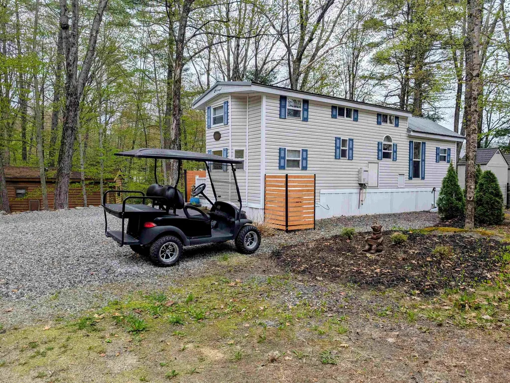 8 Boulders Road Holderness NH 03245