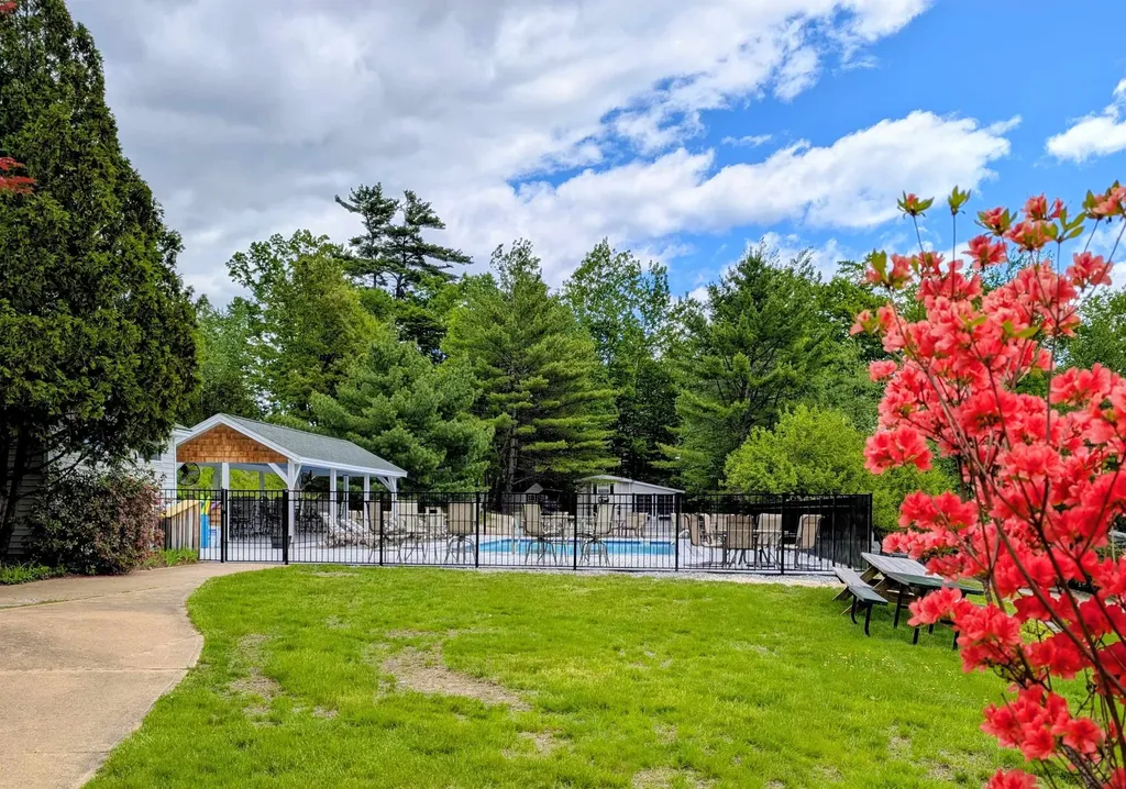 8 Boulders Road Holderness NH 03245