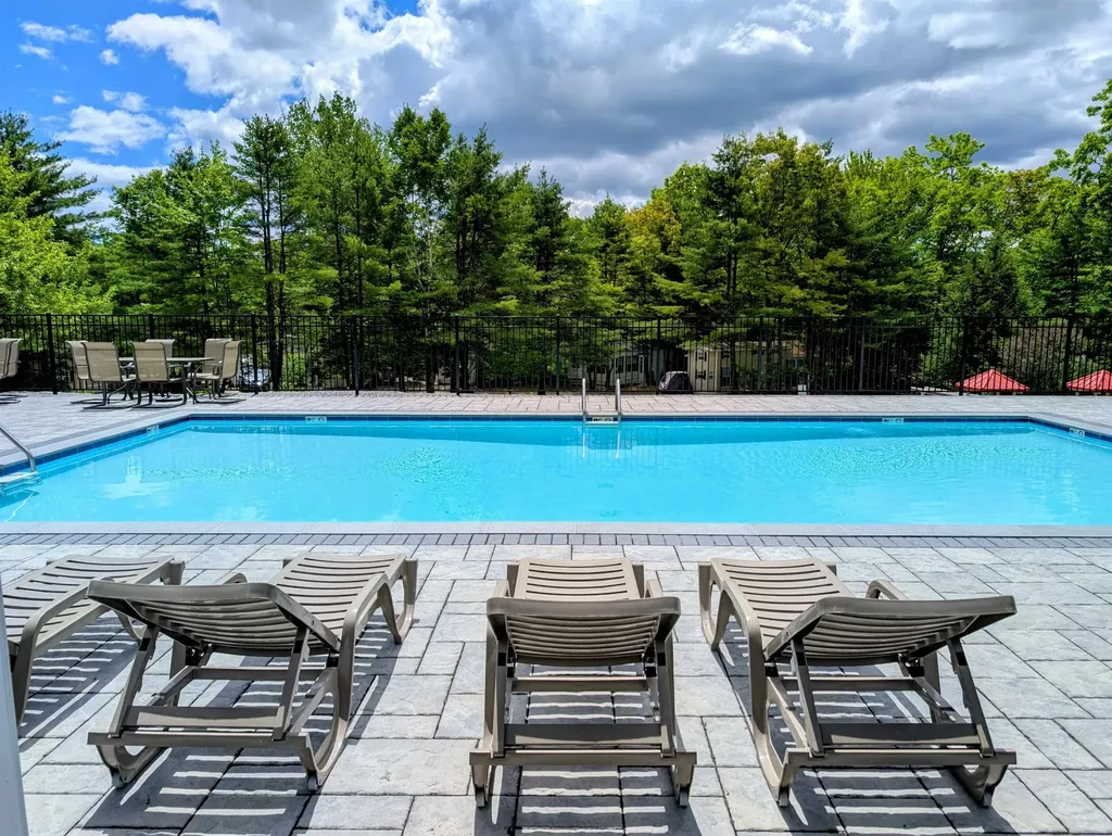 8 Boulders Road Holderness NH 03245