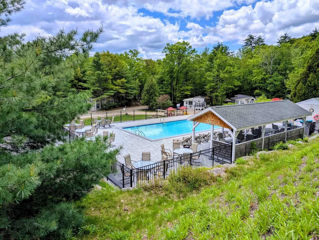 8 Boulders Road Holderness NH 03245