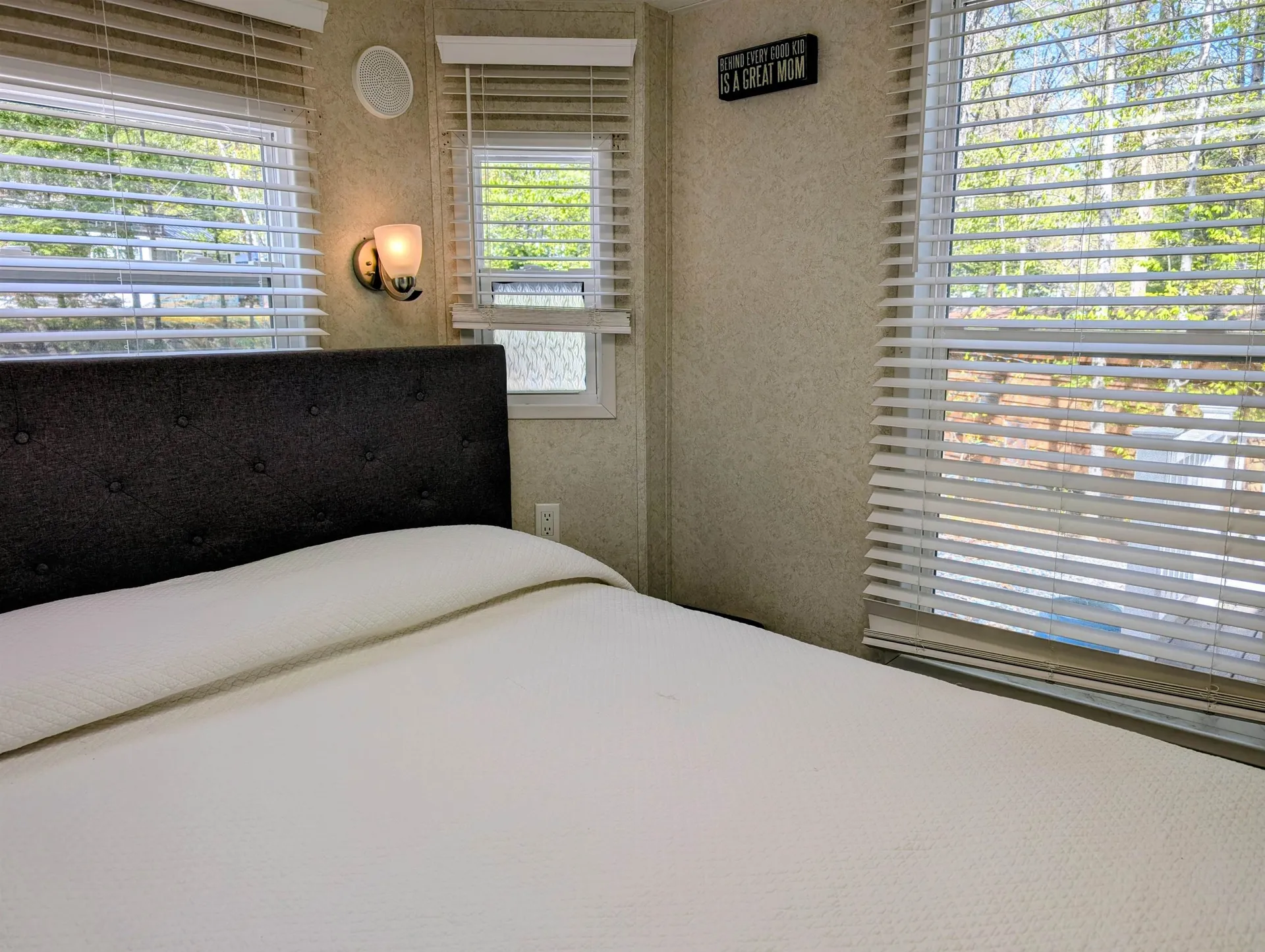 8 Boulders Road Holderness NH 03245