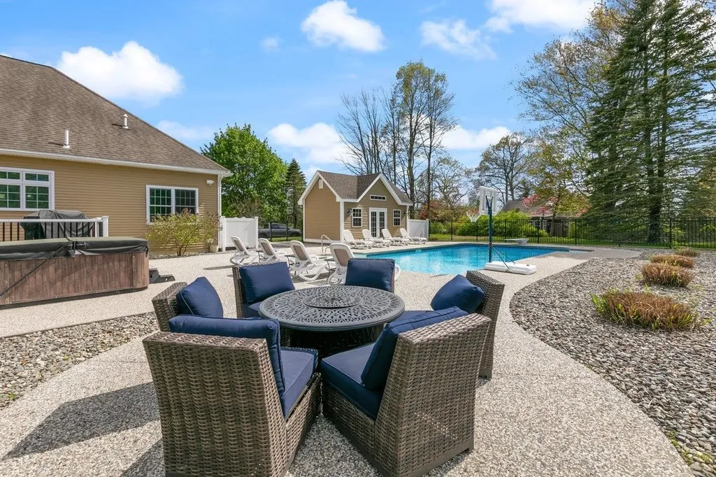 5 Primrose Lane Salem NH 03079
