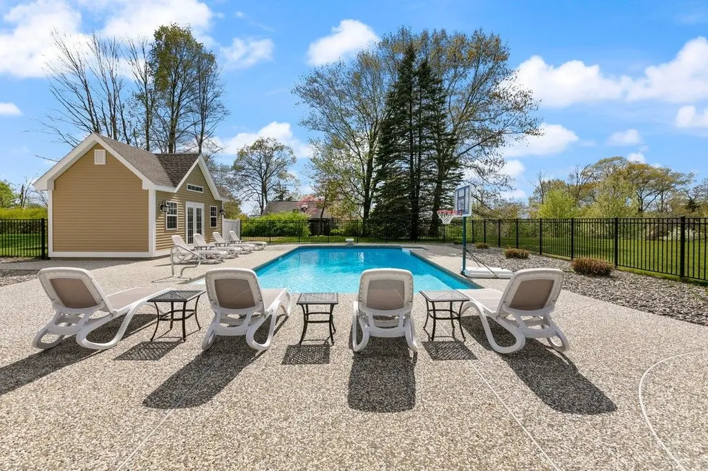 5 Primrose Lane Salem NH 03079